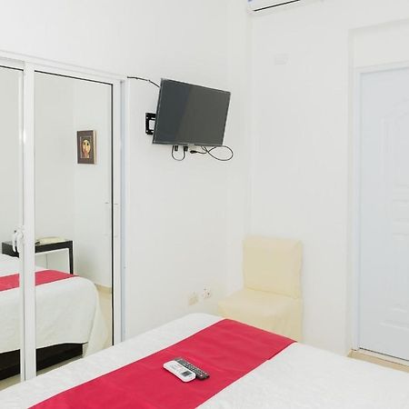 Hostal San Francisco De Asis Santo Domingo Exterior photo