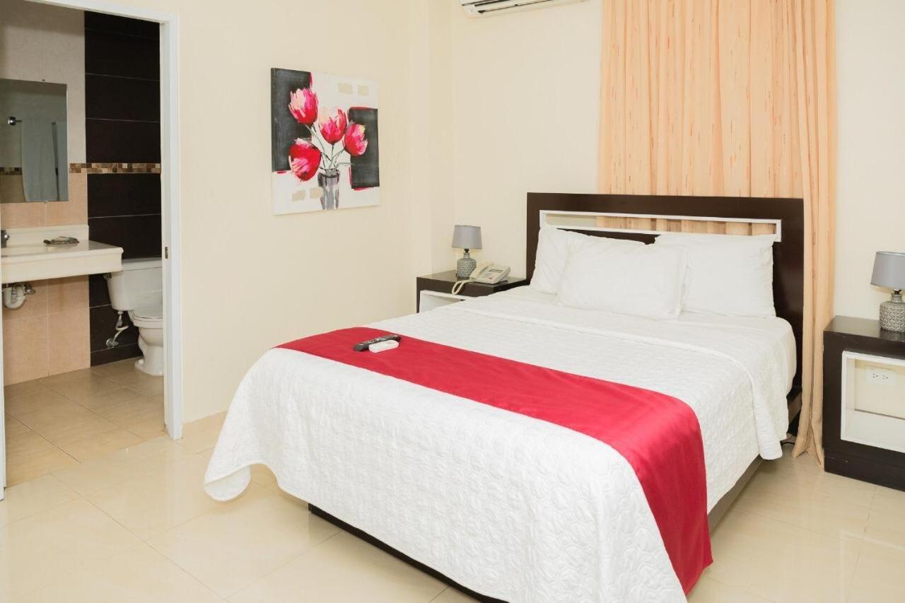 Hostal San Francisco De Asis Santo Domingo Exterior photo
