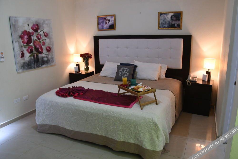 Hostal San Francisco De Asis Santo Domingo Exterior photo